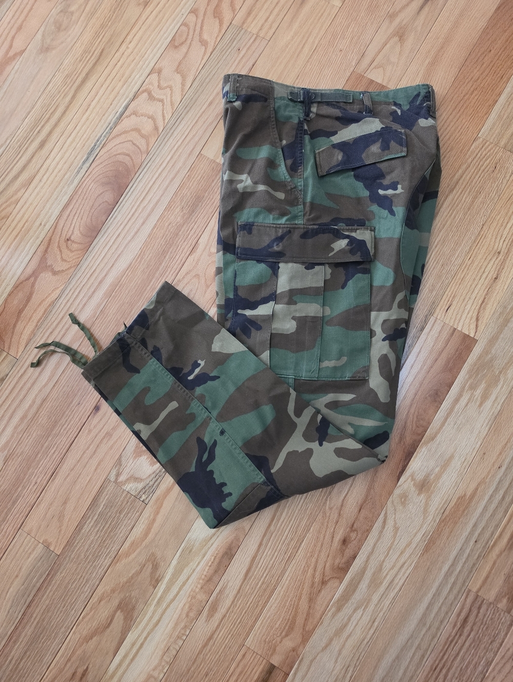 Men's Vintage Military Camouflage Cargo Pants - Green Camo. EUC